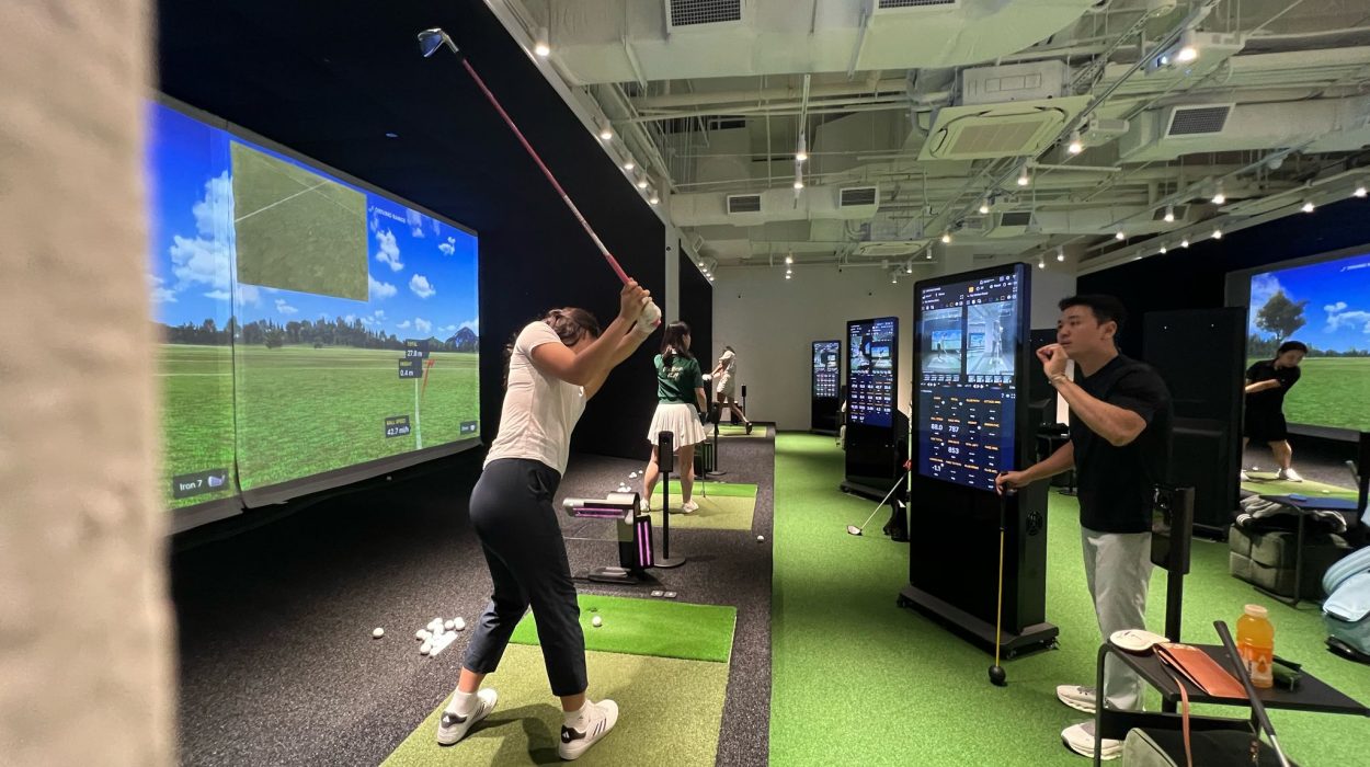 Meet our Expert Friends Golf Academy Coach, Taehee! Passionate professional dedicated to improving your game with personalized training and proven techniques. Learn from the best, get your Lesson now!